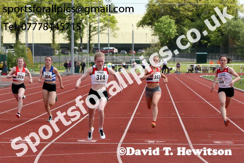 Girls under-15s 100 metres, 2019 North Eastern Track and Field Champs., Middlesbrough. Photo:  David T. Hewitson/Sports for All Pics